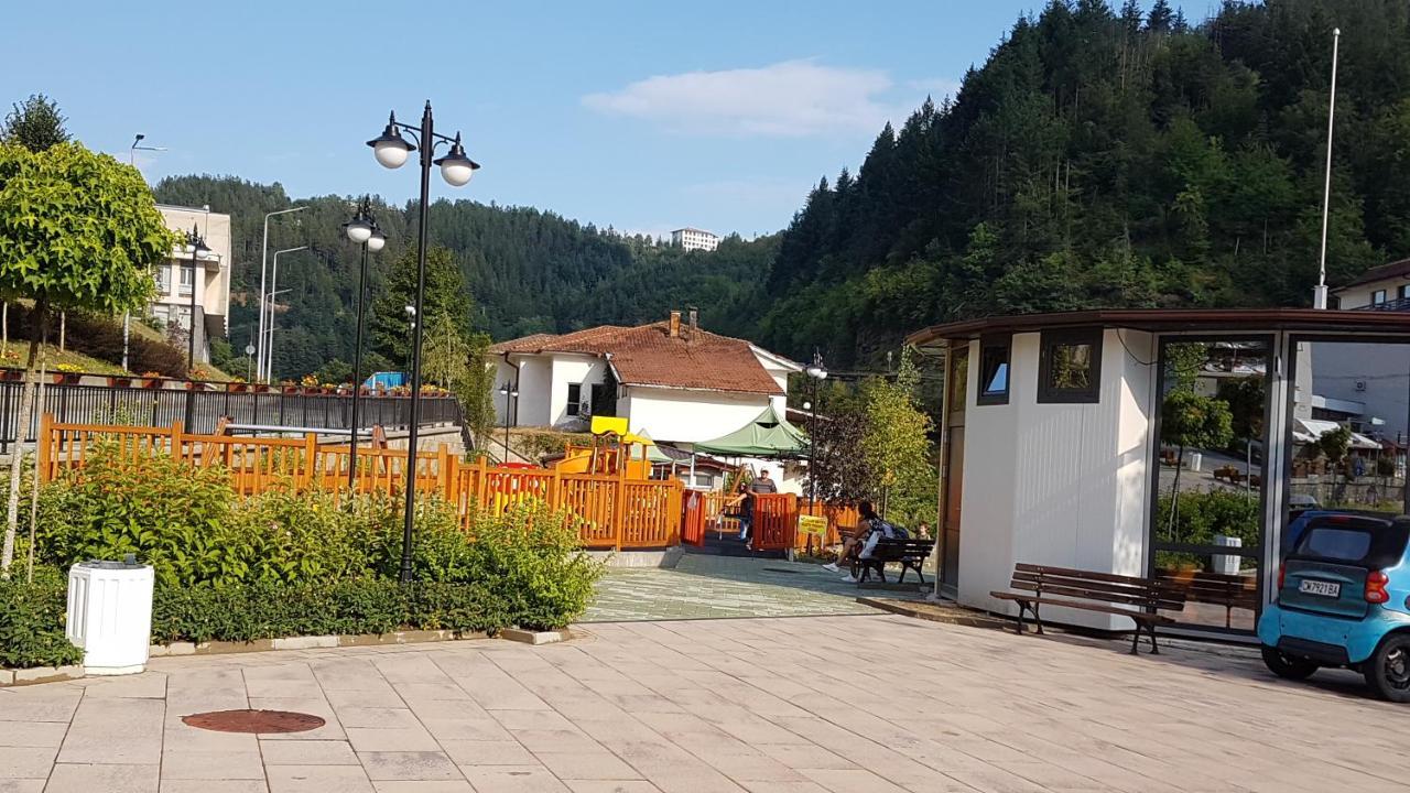 Вила Баните Екстериор снимка
